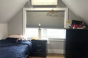 27-15 Butler St, East Elmhurst, NY 11369 - Photo 4