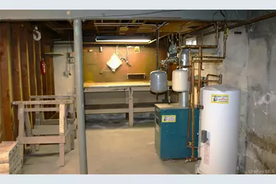 8 Garden Place, Merrick, NY 11566 - Photo 10