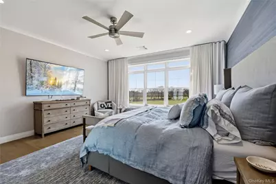 22302 Aspenwood Drive #22302, Plainview, NY 11803 - Photo 32