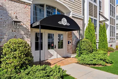 22302 Aspenwood Drive #22302, Plainview, NY 11803 - Photo 1