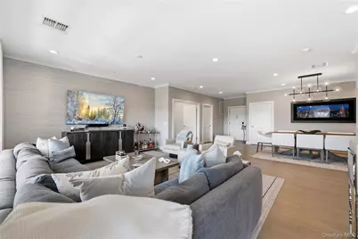 22302 Aspenwood Drive #22302, Plainview, NY 11803 - Photo 10