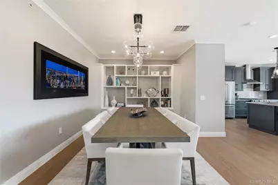 22302 Aspenwood Drive #22302, Plainview, NY 11803 - Photo 12