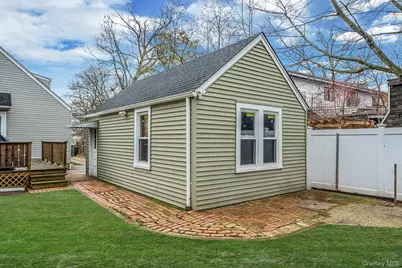 1760 Slocum Street, Hewlett, NY 11557 - Photo 30