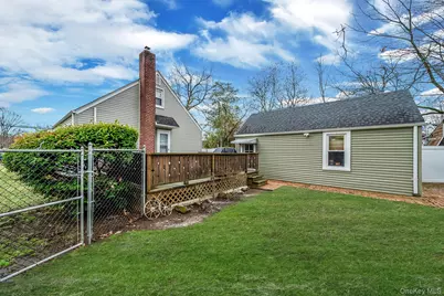 1760 Slocum Street, Hewlett, NY 11557 - Photo 32