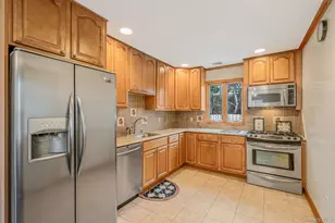 1760 Slocum St, Hewlett, NY 11557 - Photo 4