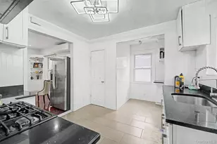 11 Baker Hill Rd, Great Neck, NY 11023 - Photo 14