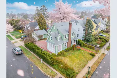 11 Baker Hill Road, Great Neck, NY 11023 - Photo 2