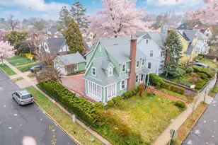 11 Baker Hill Rd, Great Neck, NY 11023 - Photo 2