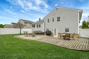 2626 Burro Ln, East Meadow, NY 11554 - Photo 4