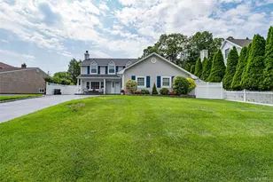 16 Sussex Ln, Lake Grove, NY 11755 - Photo 4