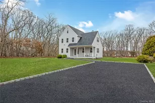 24 Buckskin Ln, Riverhead, NY 11901 - Photo 2