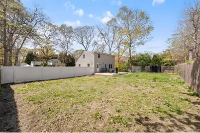 41 Babylon Street, Mastic, NY 11950 - Photo 4