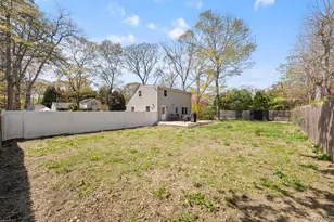 41 Babylon St, Mastic, NY 11950 - Photo 4