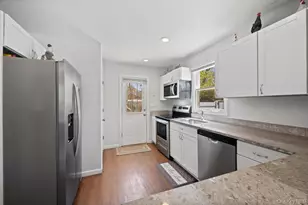 41 Babylon St, Mastic, NY 11950 - Photo 12