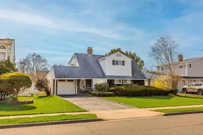 34 Link Lane, Hicksville, NY 11801 - Photo 1