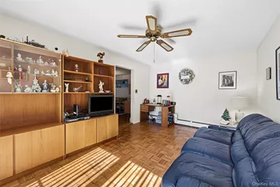 34 Link Lane, Hicksville, NY 11801 - Photo 20