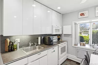 34 Link Lane, Hicksville, NY 11801 - Photo 6