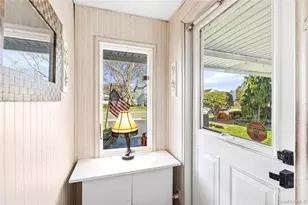 34 Link Ln, Hicksville, NY 11801 - Photo 4