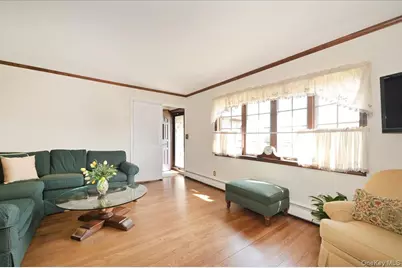 2 Oak Place, Massapequa, NY 11758 - Photo 6