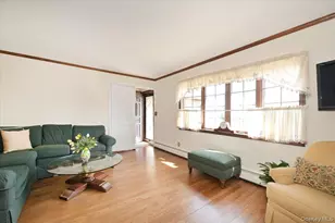 2 Oak Pl, Massapequa, NY 11758 - Photo 6