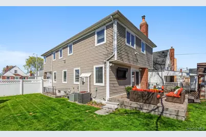 8227 265th Street, Glen Oaks, NY 11004 - Photo 24