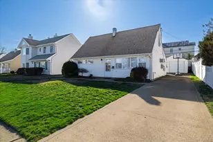 47 Hewlett Point Ave, East Rockaway, NY 11518 - Photo 2