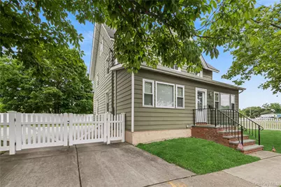 401 Ocean Avenue, Malverne, NY 11565 - Photo 2