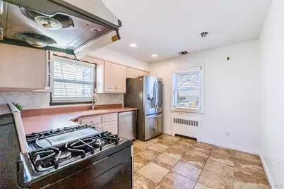 567 Oxford Road, Cedarhurst, NY 11516 - Photo 2