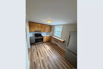 61 Hollywood Avenue, Lynbrook, NY 11563 - Photo 2