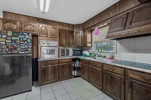 1543 Sweetman Ave, Elmont, NY 11003 - Photo 6