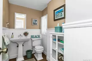 8 Hewitt Dr, Northport, NY 11768 - Photo 16