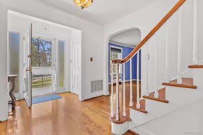 4 Tompkins Road, Scarsdale, NY 10583 - Photo 2