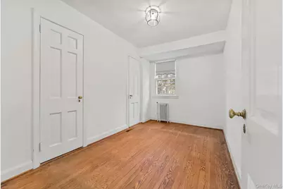 4 Tompkins Road, Scarsdale, NY 10583 - Photo 18