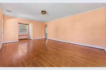 4 Tompkins Road, Scarsdale, NY 10583 - Photo 22