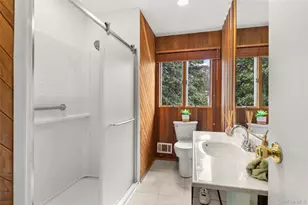 69 Amsterdam Rd, Smithtown, NY 11787 - Photo 10