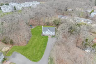 268 Holbrook Rd, Ronkonkoma, NY 11779 - Photo 4