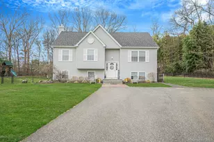 268 Holbrook Rd, Ronkonkoma, NY 11779 - Photo 6