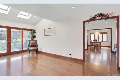 12 Bagatelle Road, Dix Hills, NY 11746 - Photo 10