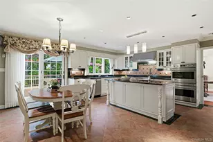 18 Aldgate Dr W, Manhasset, NY 11030 - Photo 14