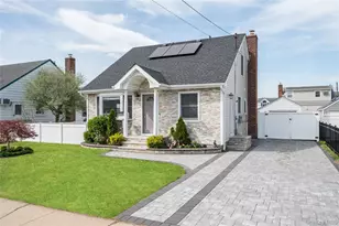 227 Columbus Pkwy, Mineola, NY 11501 - Photo 2