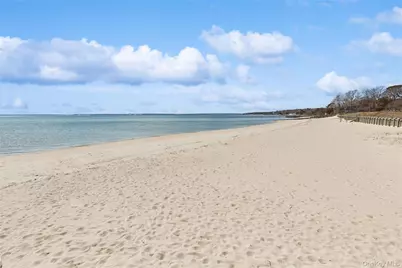 2100 Bay Avenue, Mattituck, NY 11952 - Photo 2