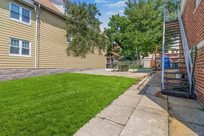 1389 E 233rd Street, Bronx, NY 10466 - Photo 28