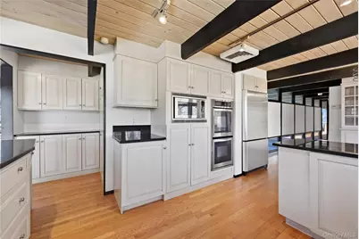 8 Dolphins Rise, Lloyd Harbor, NY 11743 - Photo 4
