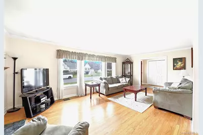 32 Homeside Lane, White Plains, NY 10605 - Photo 4