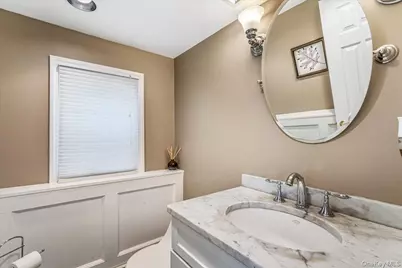 24 Walden Avenue, Jericho, NY 11753 - Photo 20