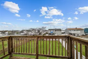 78 Layton St, Freeport, NY 11520 - Photo 4