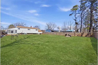 332 Half Mile Road, Central Islip, NY 11722 - Photo 28