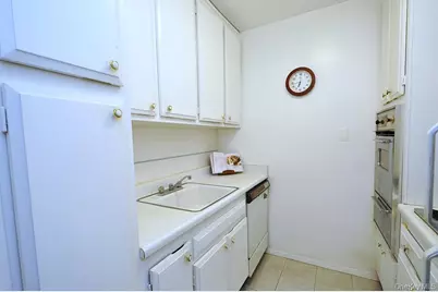 260 Garth Road #4A5, Scarsdale, NY 10583 - Photo 12