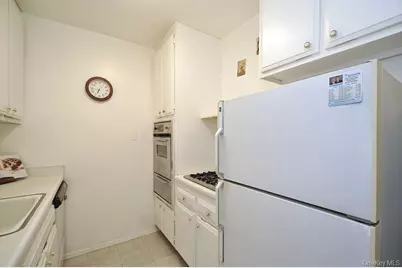 260 Garth Road #4A5, Scarsdale, NY 10583 - Photo 12