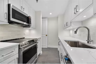 111 Cherry Valley Avenue #M3, Garden City, NY 11530 - Photo 14